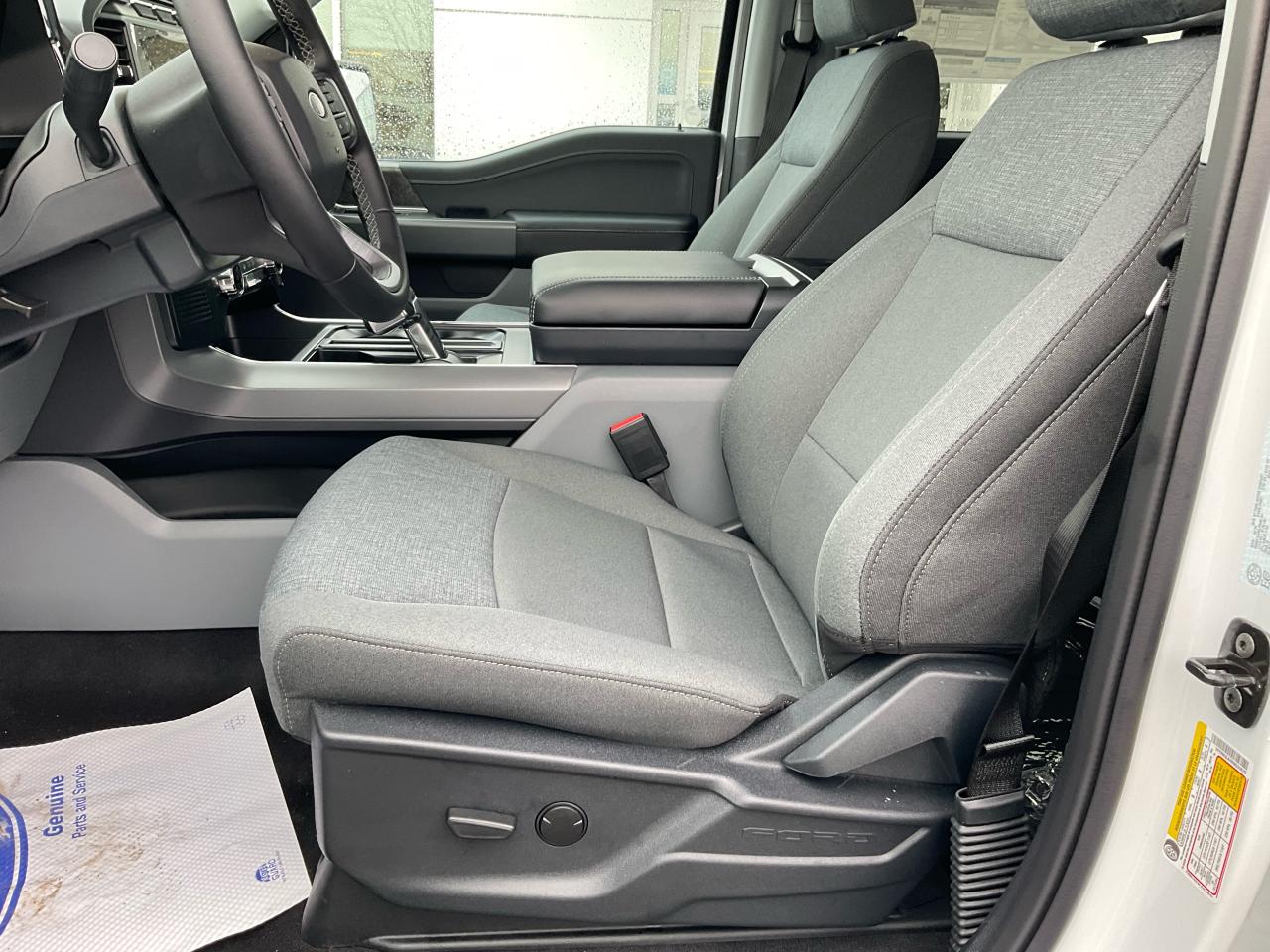 2024 Ford F-150 Lightning XLT Photo5