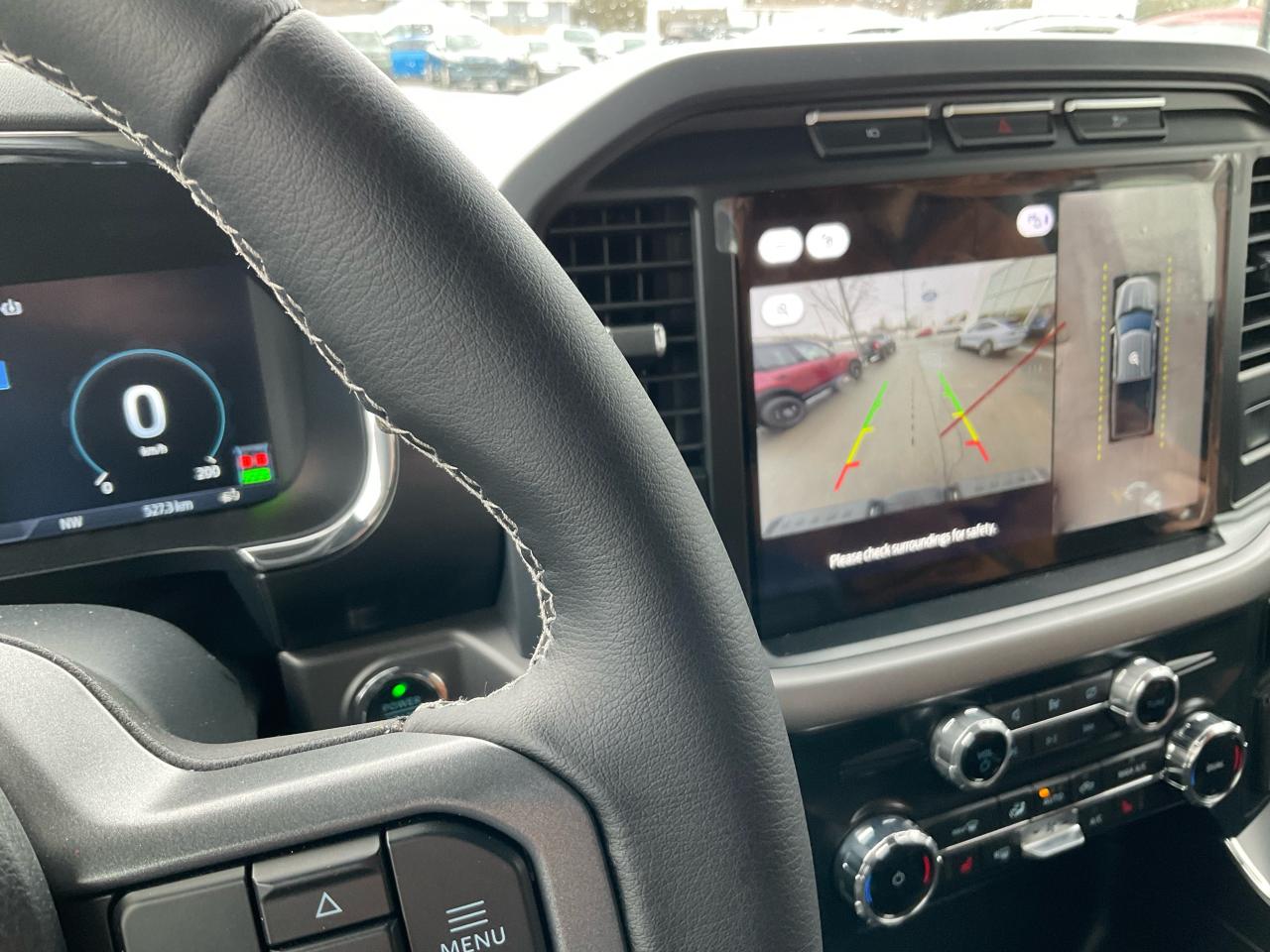 2024 Ford F-150 Lightning XLT Photo5