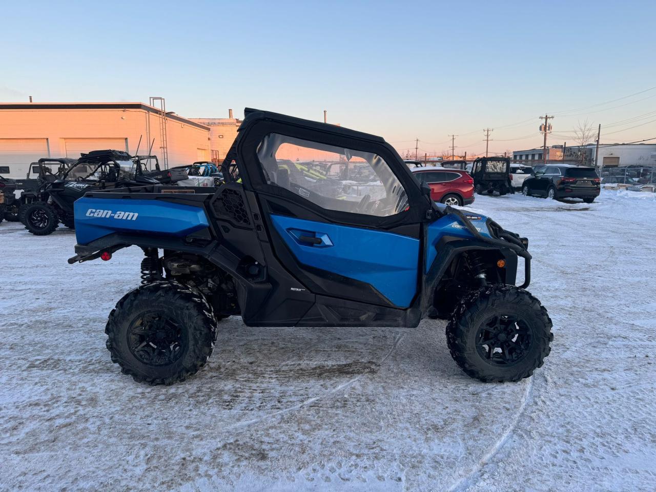 2022 Can-Am Commander 700 XT $115 B/W - Photo #3