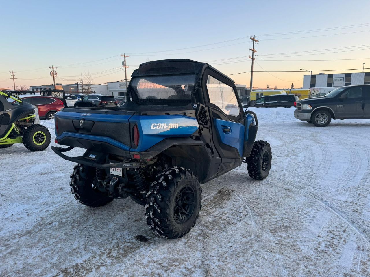 2022 Can-Am Commander 700 XT $115 B/W - Photo #6