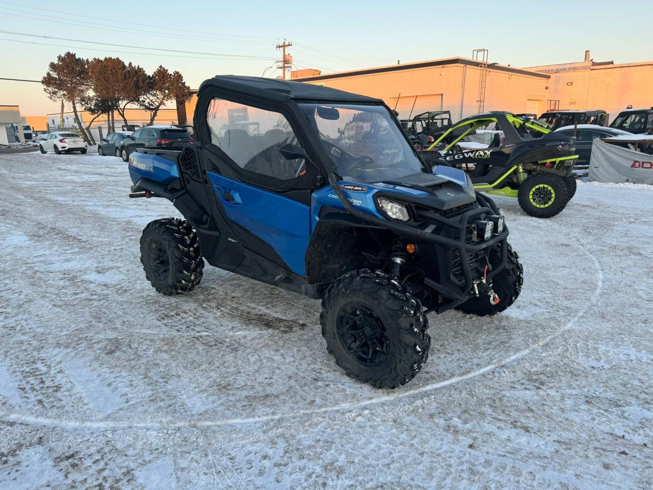 2022 Can-Am Commander 700 XT $115 B/W - Photo #4