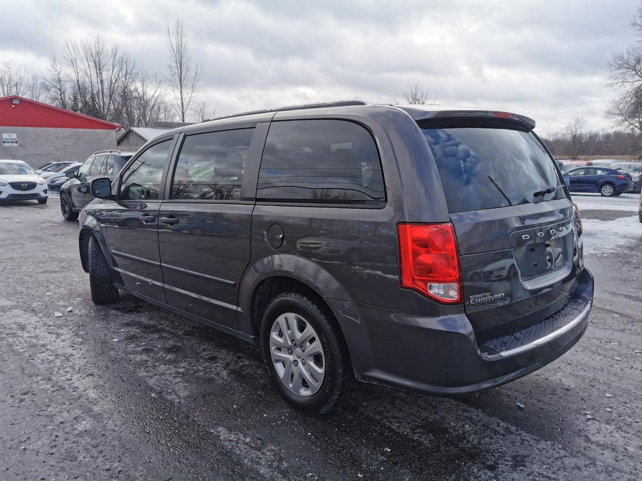 2017 Dodge Grand Caravan SE - Photo #3