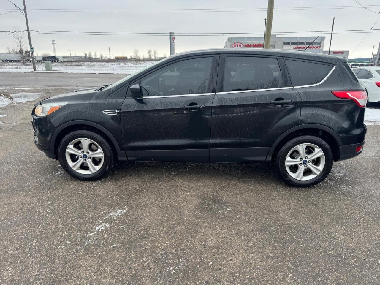 2015 Ford Escape SE, AWD, 6 MONTH WARRANTY INCLUDED - Photo #2