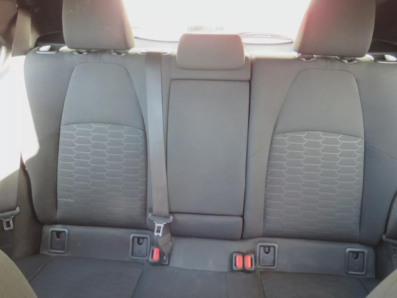 2019 Toyota Corolla Hatchback SE (**AUTOMATIC**BUG DEFLECTOR**CRUISE CONTROL**BLUETOOTH**LANE ASSIST**REVERSE CAMERA**PUSH BUTTON START**DIGITAL CLIMATE CONTROL**DIGITAL TOUCHSCREEN**) Photo