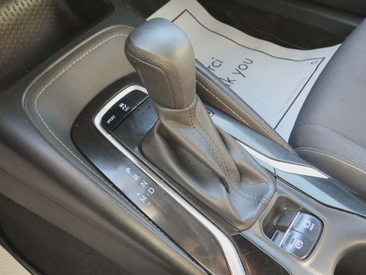 2019 Toyota Corolla Hatchback SE (**AUTOMATIC**BUG DEFLECTOR**CRUISE CONTROL**BLUETOOTH**LANE ASSIST**REVERSE CAMERA**PUSH BUTTON START**DIGITAL CLIMATE CONTROL**DIGITAL TOUCHSCREEN**) Photo