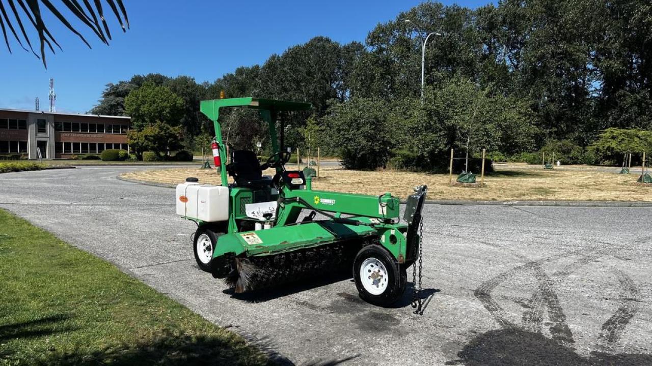 Used 2017 Laymor SweepMaster 300 Sweeper Diesel for sale in Burnaby, BC