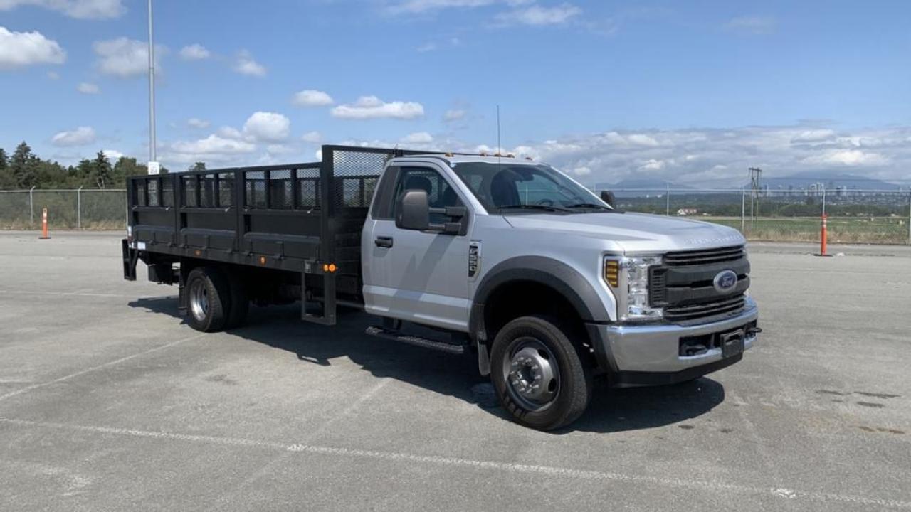 Used 2019 Ford F-550 2WD 17 Foot Flat Deck Truck w/ Power Tailgate for sale in Burnaby, BC