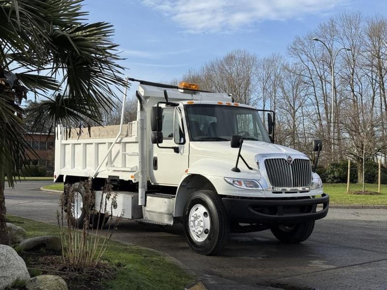 Used 2015 International 4300 DuraStar Cummins Diesel Air Brake Dump Truck for sale in Burnaby, BC