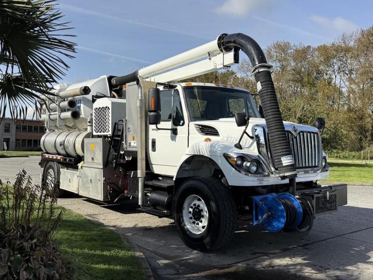 Used 2013 International 7400 Vactor 2100 PluS Vacuüm Truck with Air Brakes Diesel for sale in Burnaby, BC