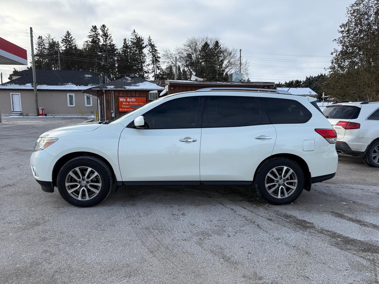 Used 2015 Nissan Pathfinder SV for sale in Waterloo, ON