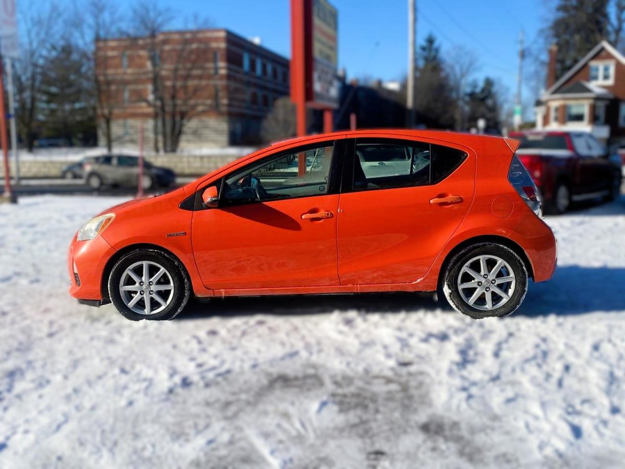 2012 Toyota Prius c Hatchback Automatic Photo3