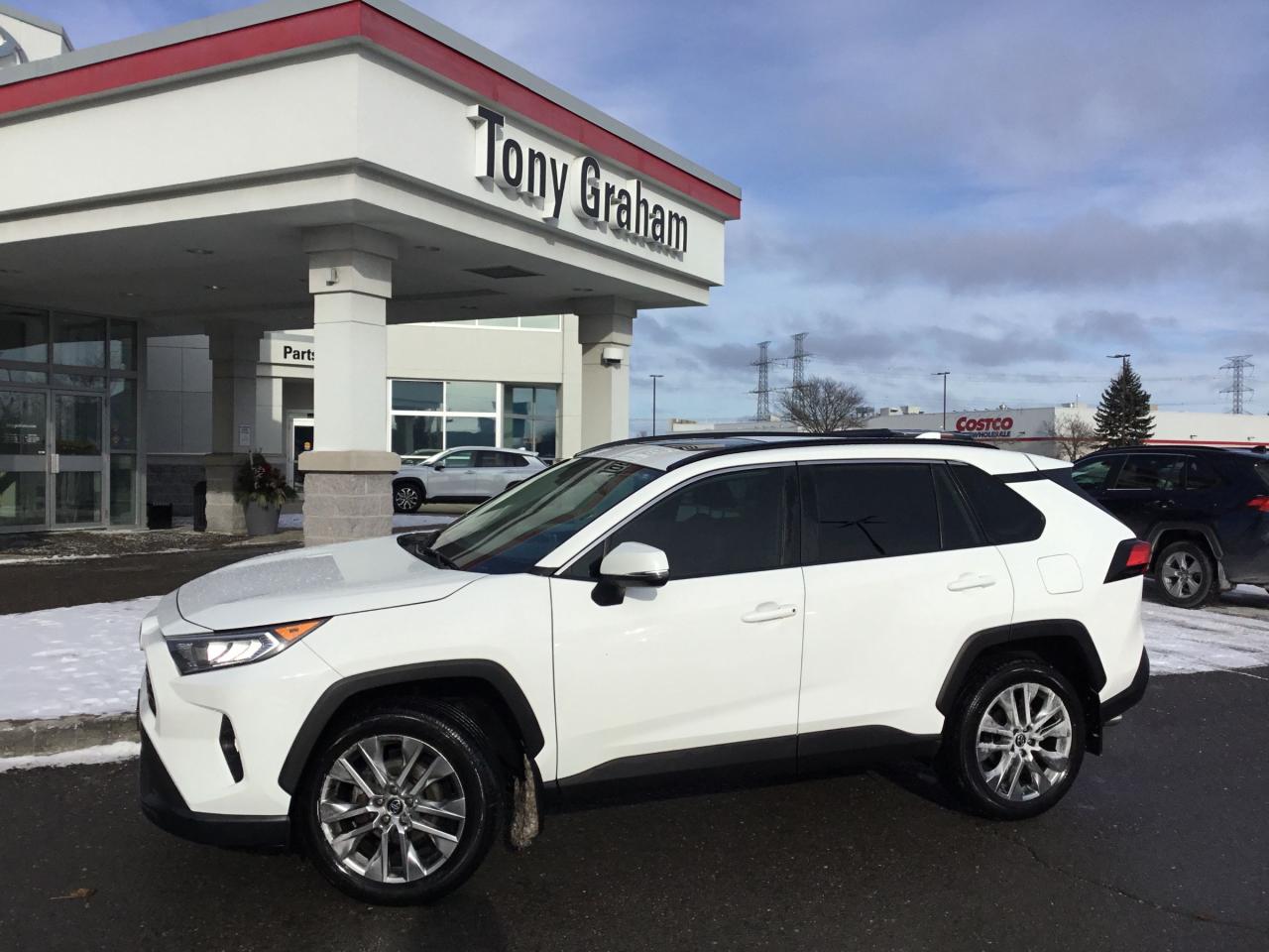 Used 2020 Toyota RAV4 XLE for sale in Ottawa, ON