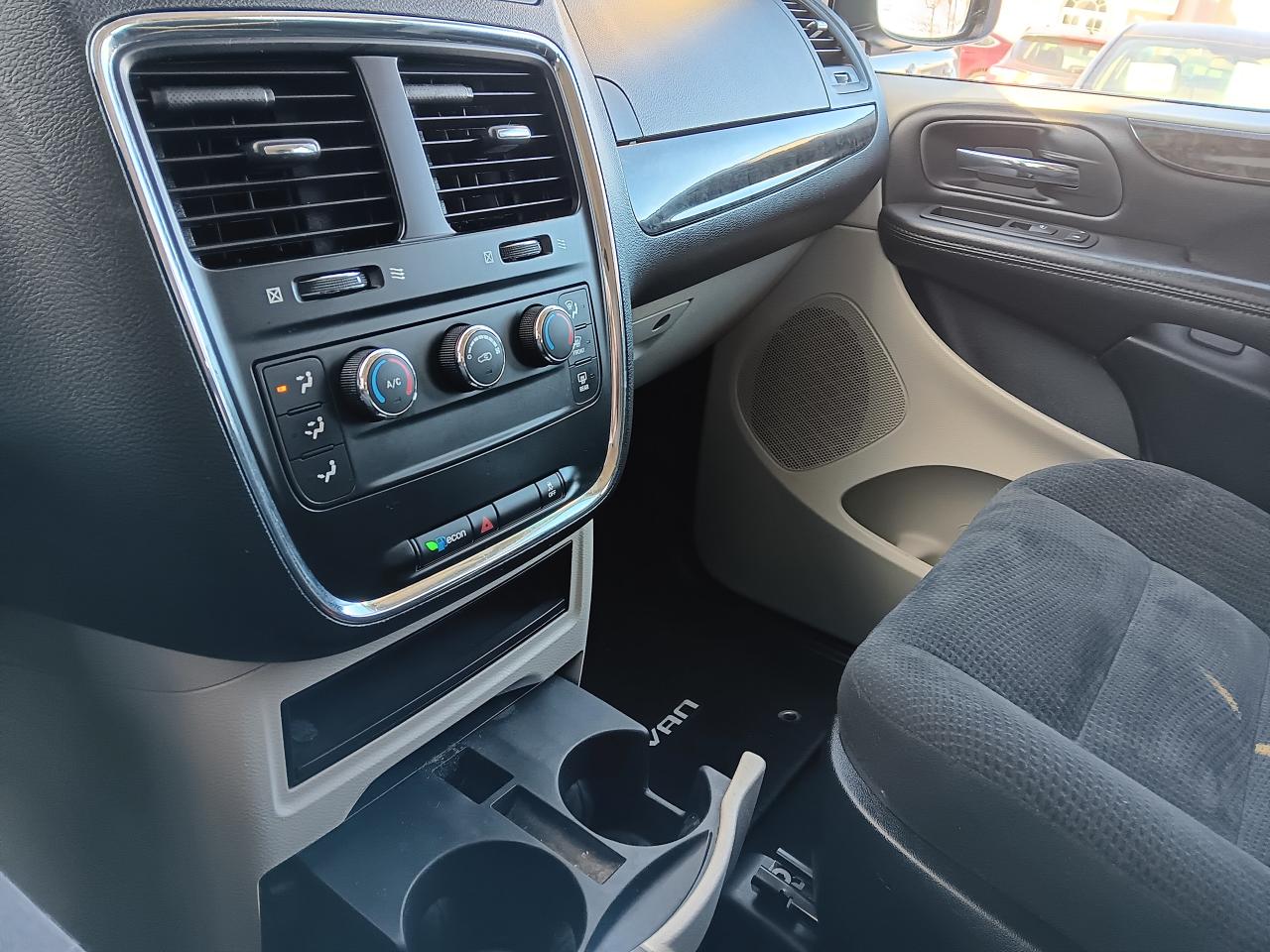 2016 Dodge Grand Caravan 7 PASSENGER - Photo #20