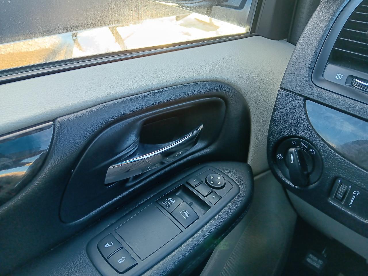 2016 Dodge Grand Caravan 7 PASSENGER - Photo #22