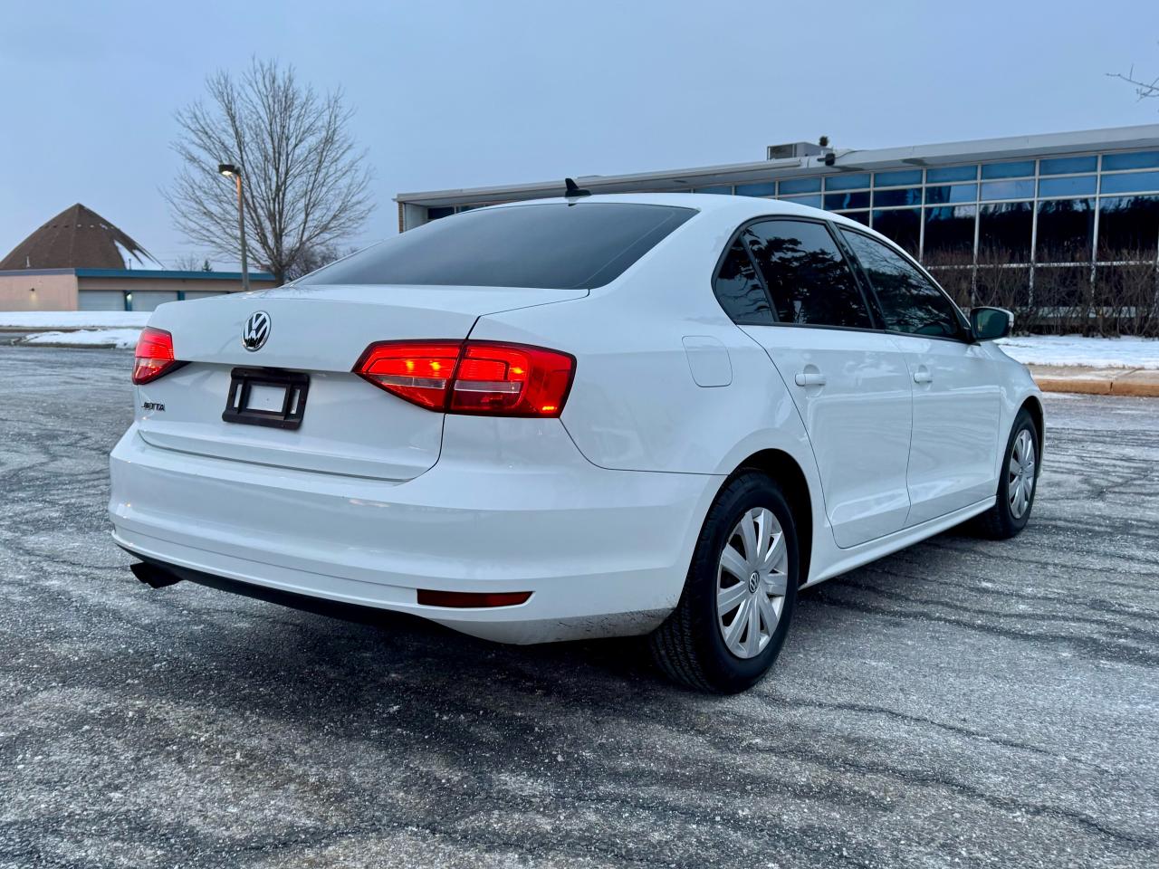 2015 Volkswagen Jetta 4dr 2.0L Auto Trendline - Photo #7