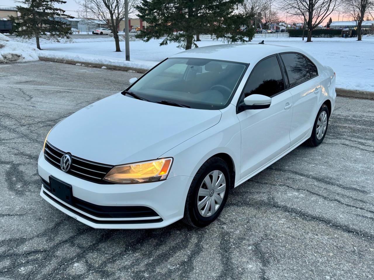 2015 Volkswagen Jetta 4dr 2.0L Auto Trendline - Photo #2