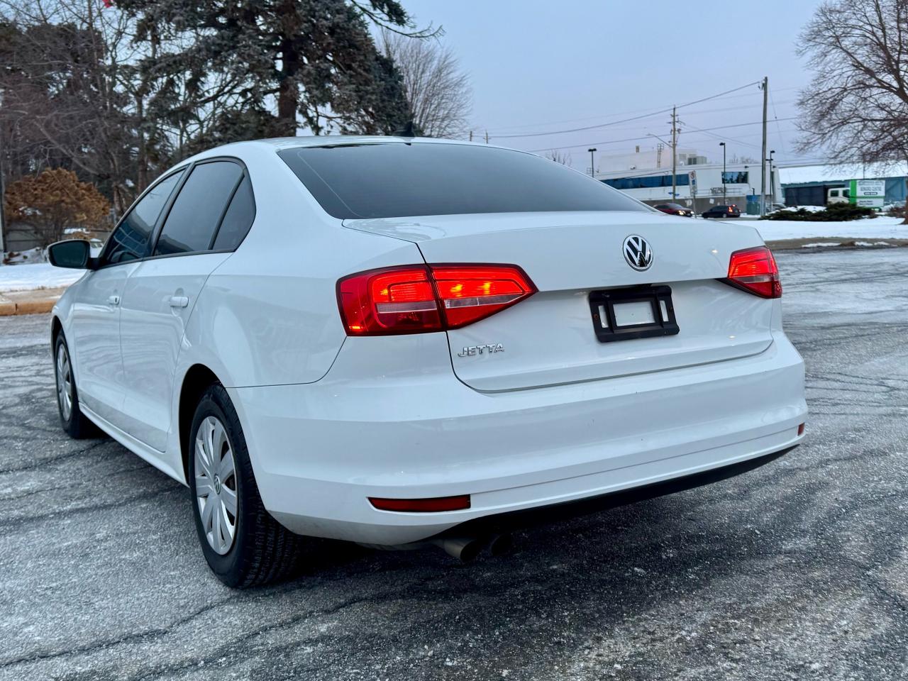 2015 Volkswagen Jetta 4dr 2.0L Auto Trendline - Photo #6
