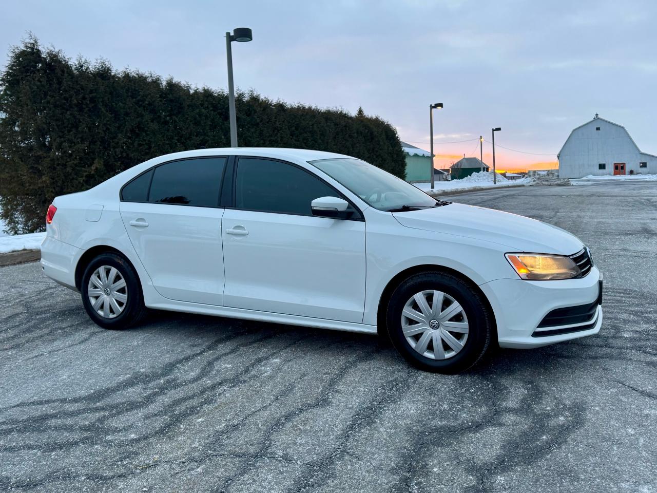 2015 Volkswagen Jetta 4dr 2.0L Auto Trendline - Photo #11
