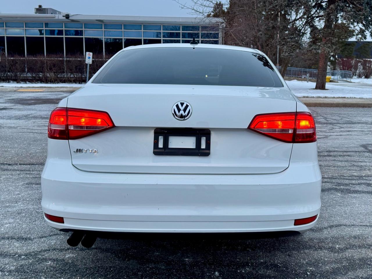 2015 Volkswagen Jetta 4dr 2.0L Auto Trendline - Photo #5
