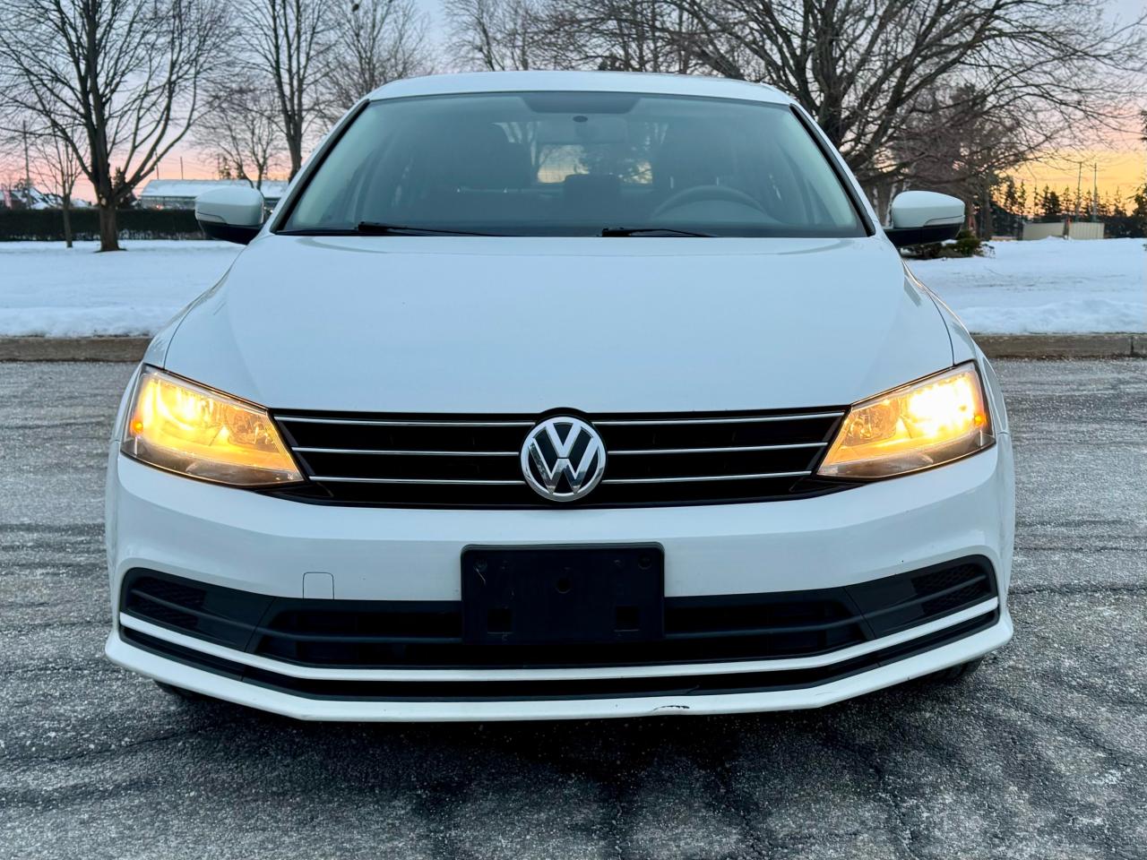 2015 Volkswagen Jetta 4dr 2.0L Auto Trendline Photo3
