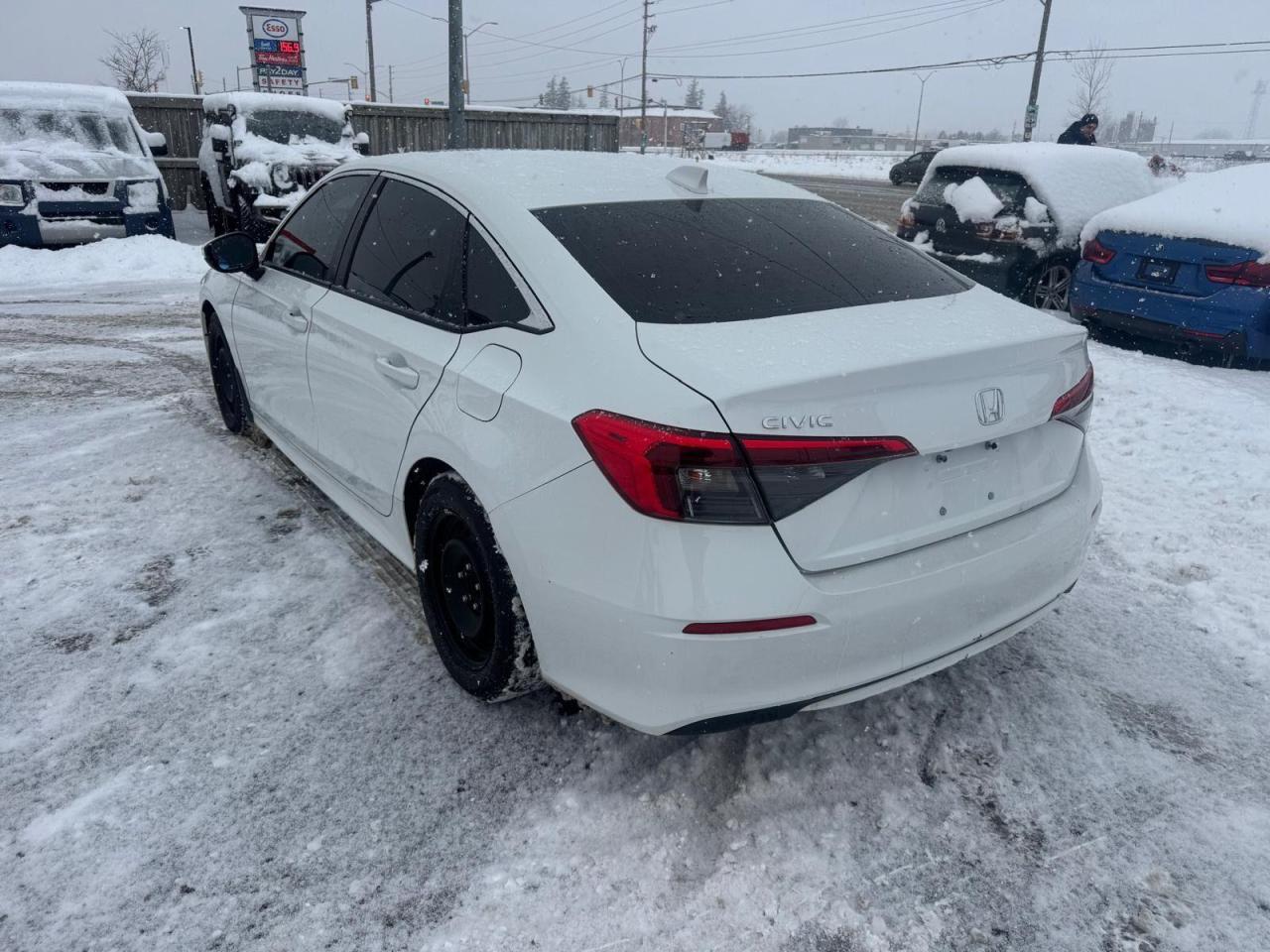 2022 Honda Civic EX, WINTER TIRES, ONLY 120KM, GREAT ON FUEL, CERT Photo2