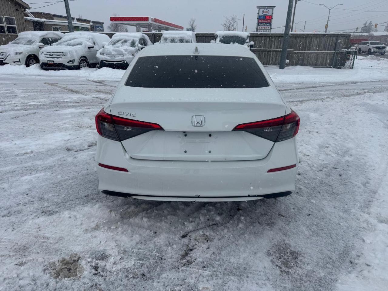 2022 Honda Civic EX, WINTER TIRES, ONLY 120KM, GREAT ON FUEL, CERT Photo3