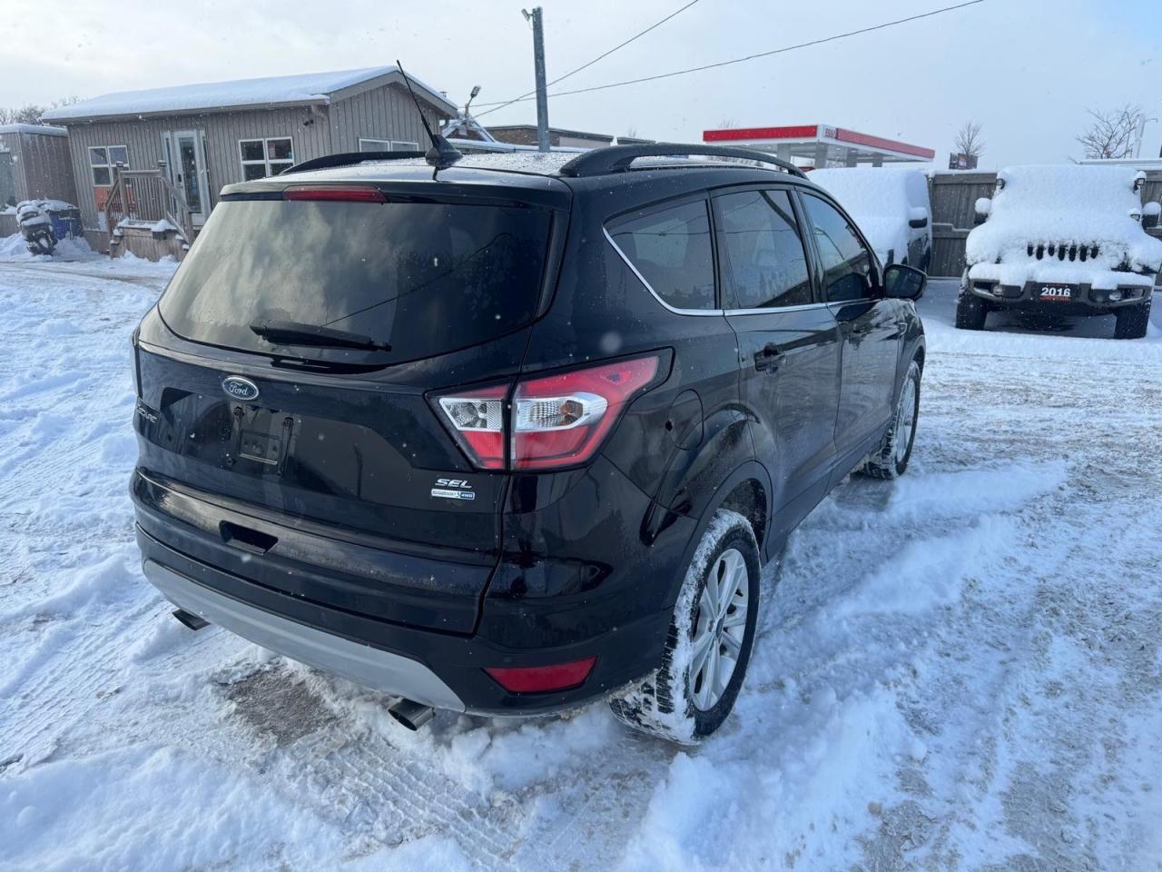 2018 Ford Escape SEL, 4X4, 180KMS, LEATHER, LOADED, NO ACCIDENT, - Photo #5