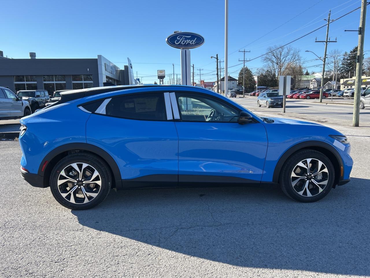 2024 Ford Mustang Mach-E Select Photo3