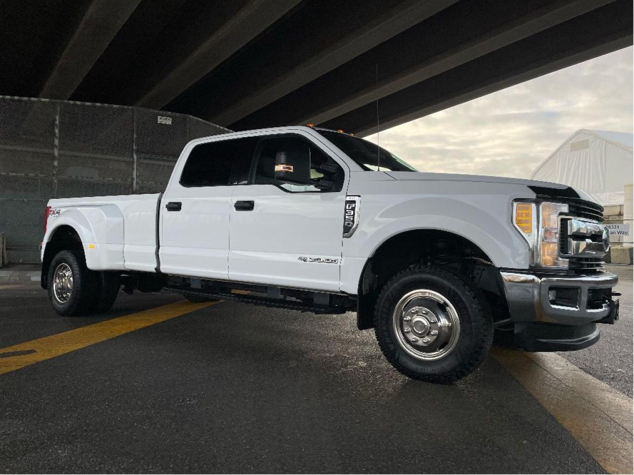 Used 2017 Ford F-350 FX4 XLT LB DRW 4WD DIESEL TOW CAMERAS TUNED for sale in Langley, BC