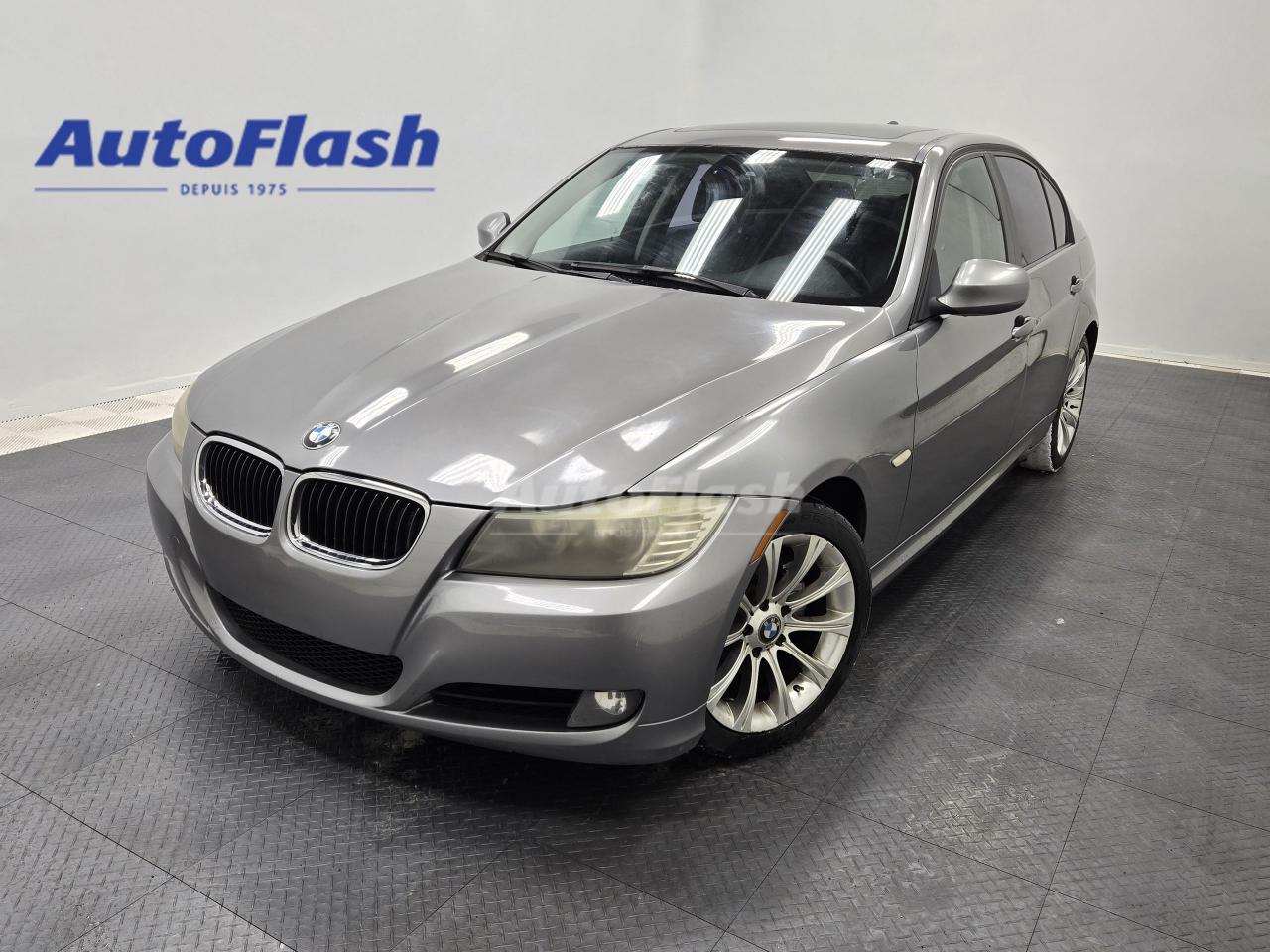 Used 2010 BMW 3 Series CUIR, SIEGES CHAUFFANTS, TOIT OUVRANT for sale in Saint-Hubert, QC