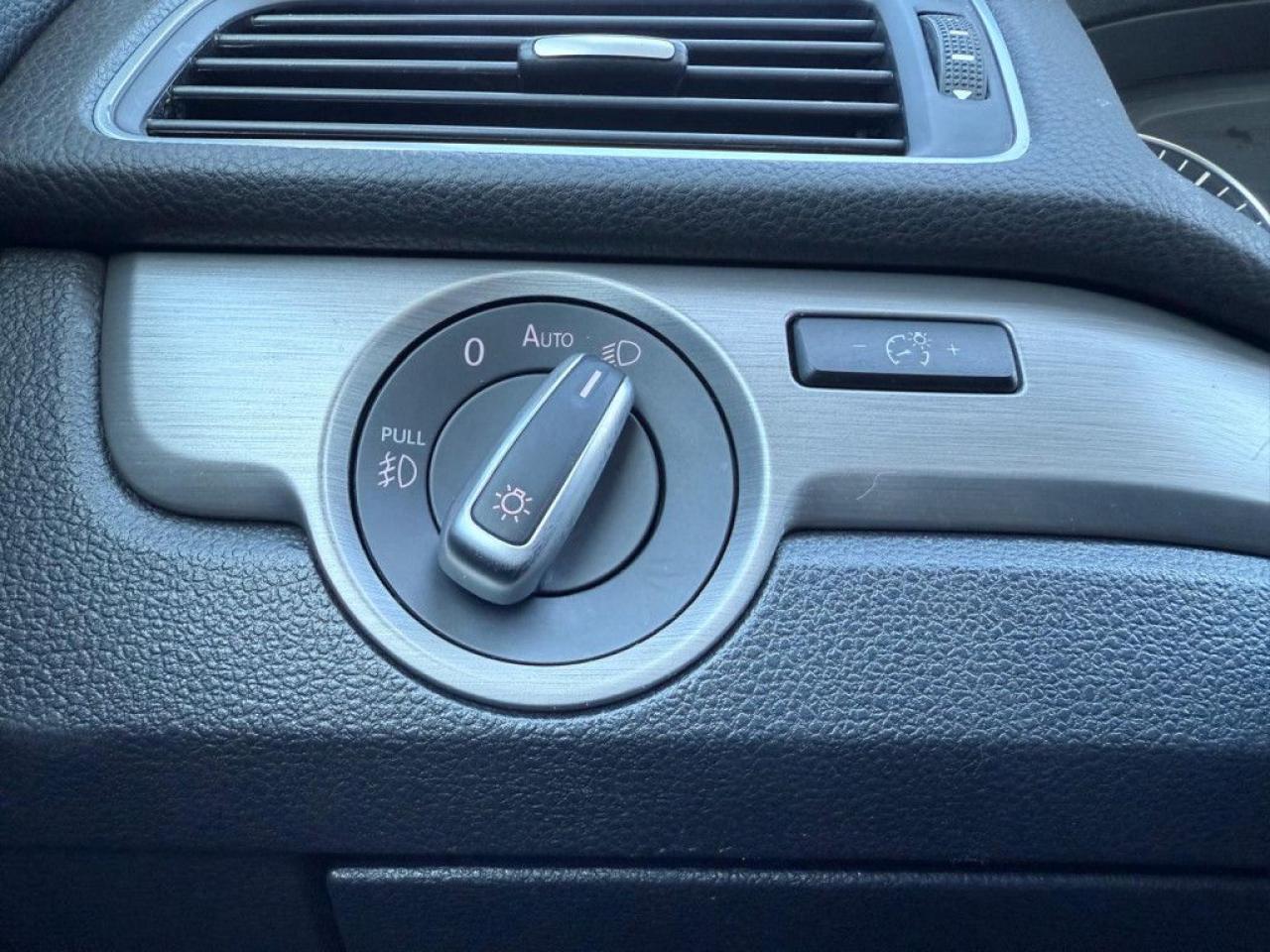 2015 Volkswagen Passat COMFORTLINE | TDI | DIESEL | CLEAN CARPROOF | LEATHER | SUNROOF - Photo #29