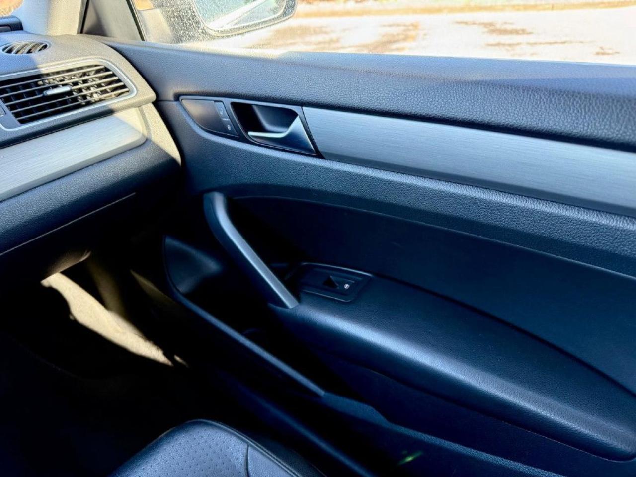2015 Volkswagen Passat COMFORTLINE | TDI | DIESEL | CLEAN CARPROOF | LEATHER | SUNROOF - Photo #31