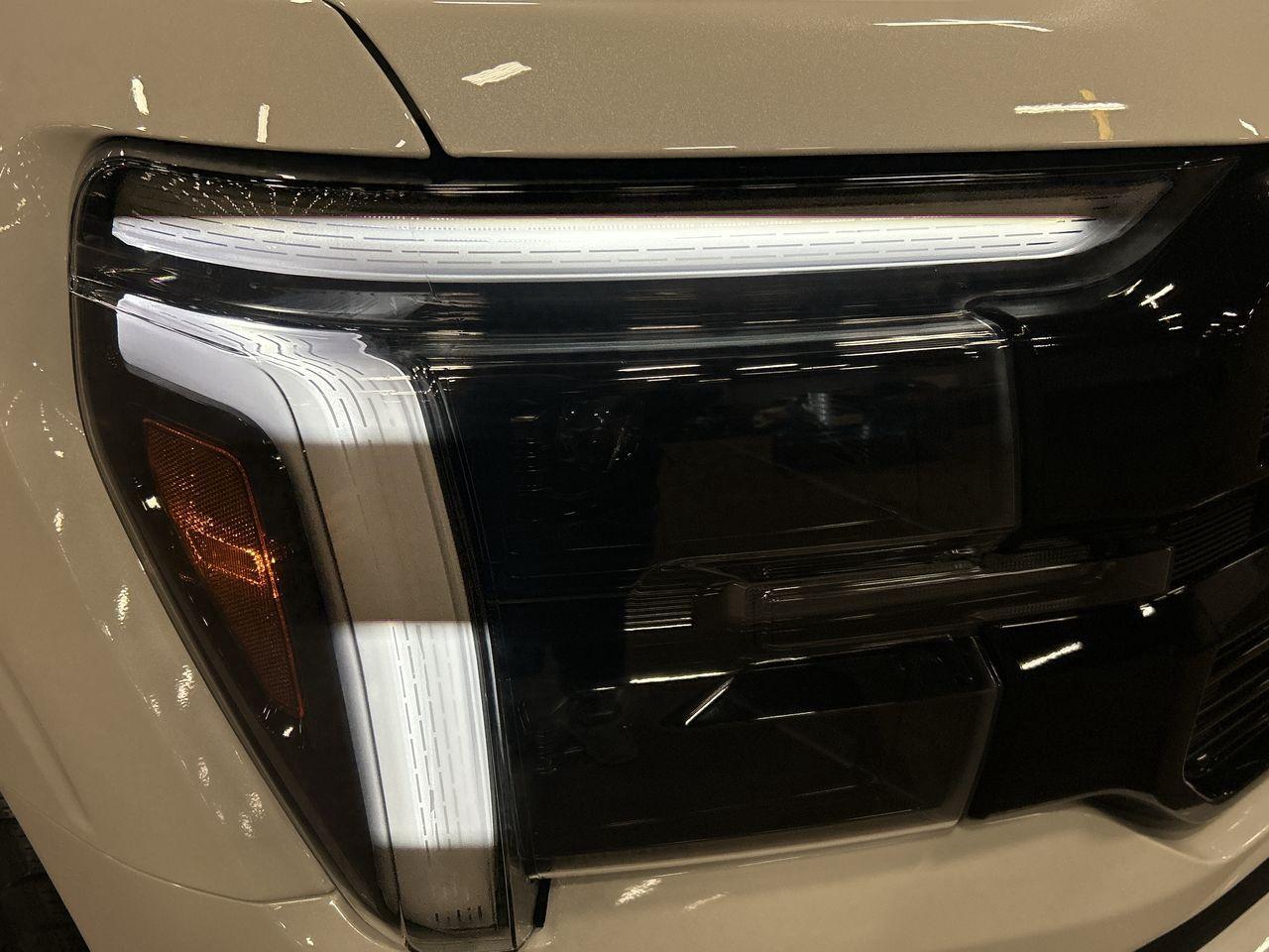 2025 Ford F-150 PLATINUM 5.5' Box 702A Photo5