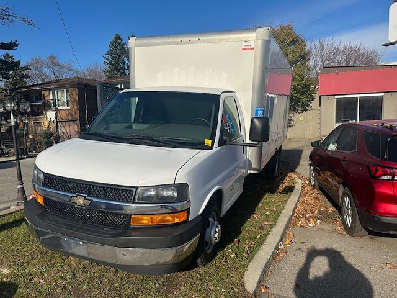 Used 2018 Chevrolet Express 4500 Van 177