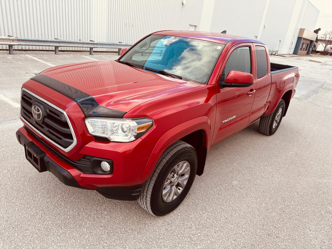 Used 2019 Toyota Tacoma SR5 Access 4 Clyinders 4WD for sale in Mississauga, ON