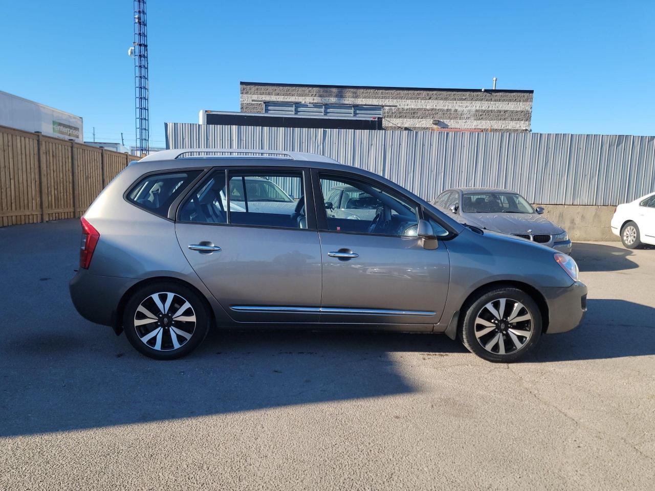 2011 Kia Rondo EX w/3rd Row Photo2