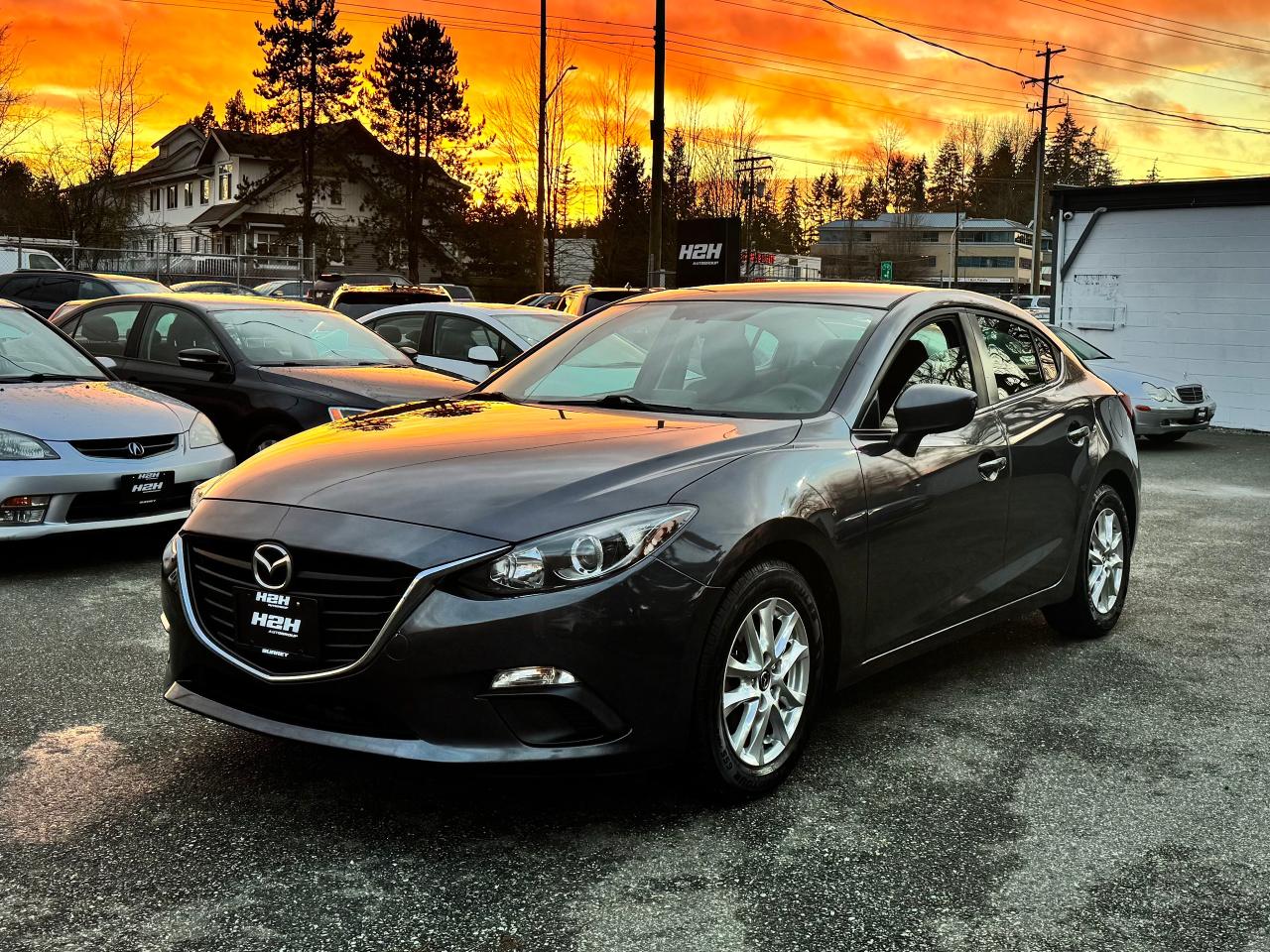 2015 Mazda MAZDA3 FINANCING AVAILABLE Photo1