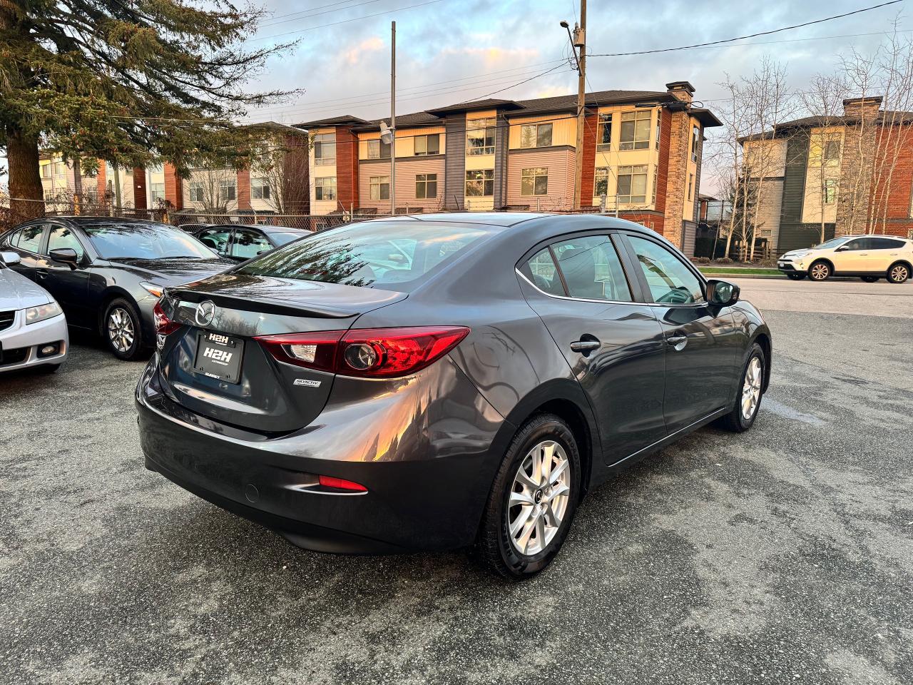 2015 Mazda MAZDA3 FINANCING AVAILABLE Photo5