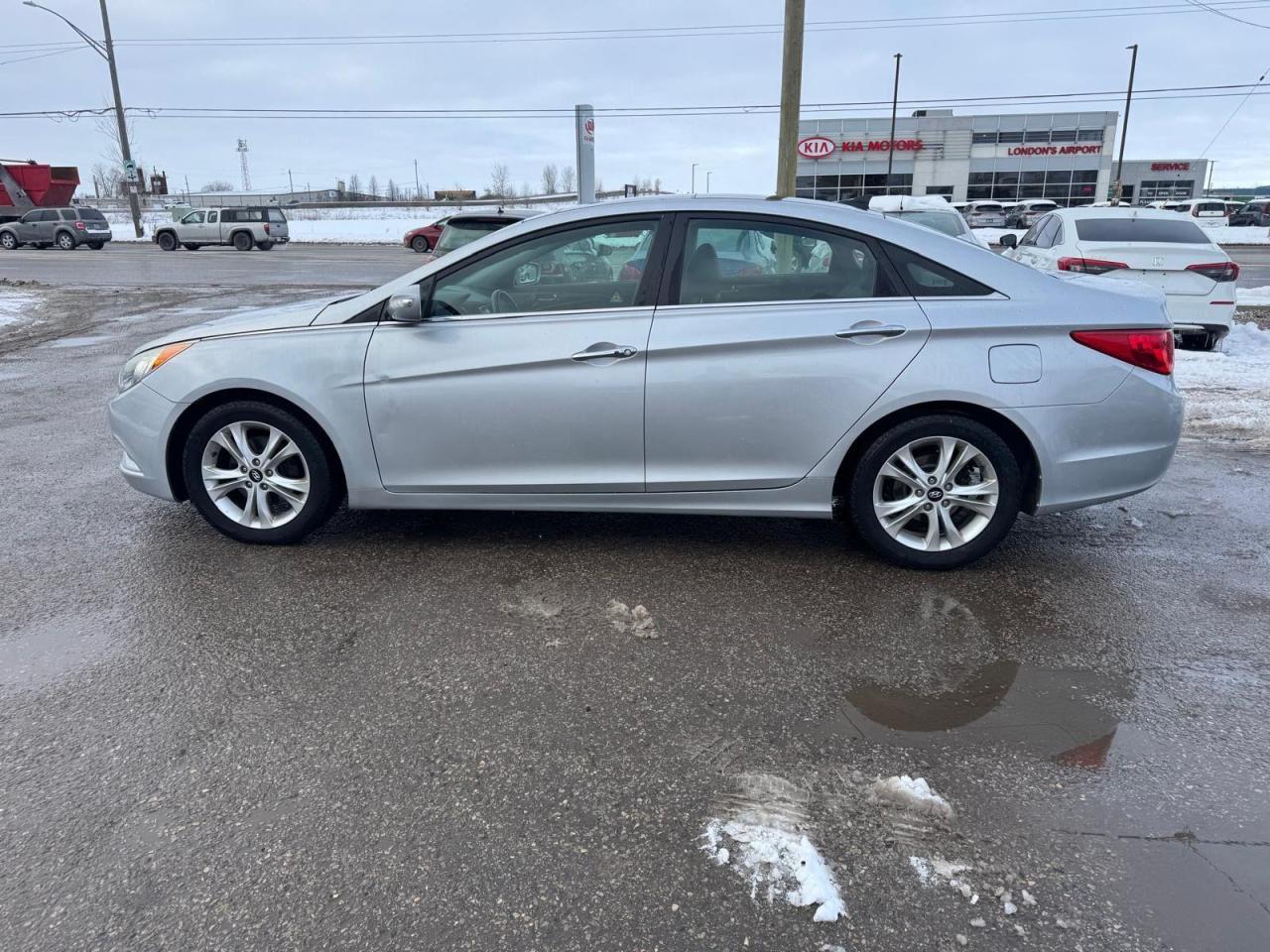 2012 Hyundai Sonata Limited, ONE OWNER NO ACCIDENTS, LEATHER, CERT - Photo #2