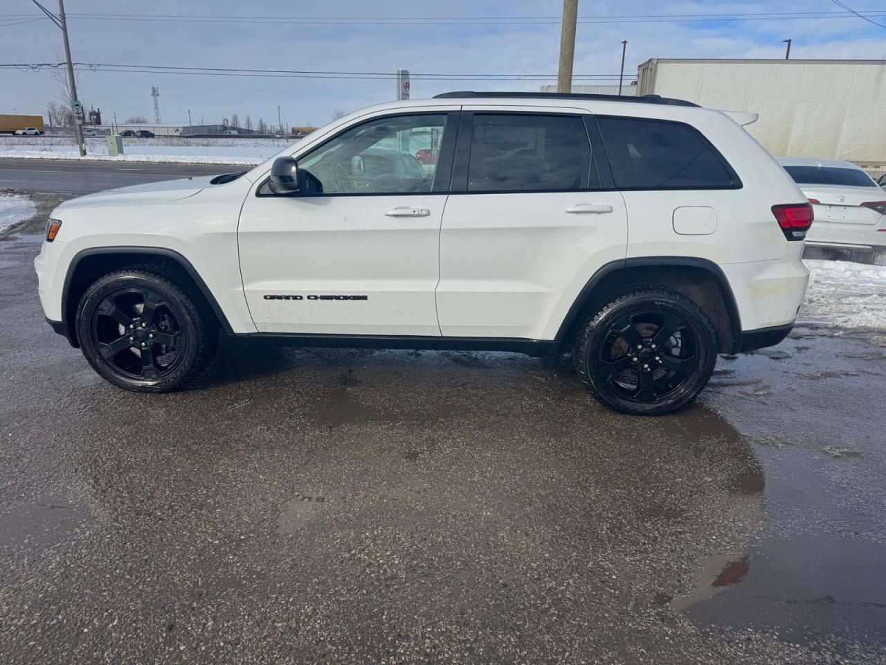 2020 Jeep Grand Cherokee UPLAND, 4X4, V6, ONLY 162KMS, SUNROOF, CERTIFIED - Photo #2