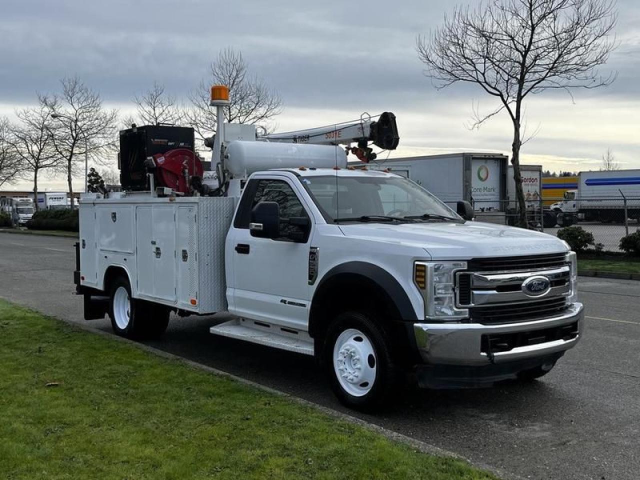 Used 2018 Ford F-550 Service Crane Truck With Air Compressor 4WD Diesel for sale in Burnaby, BC