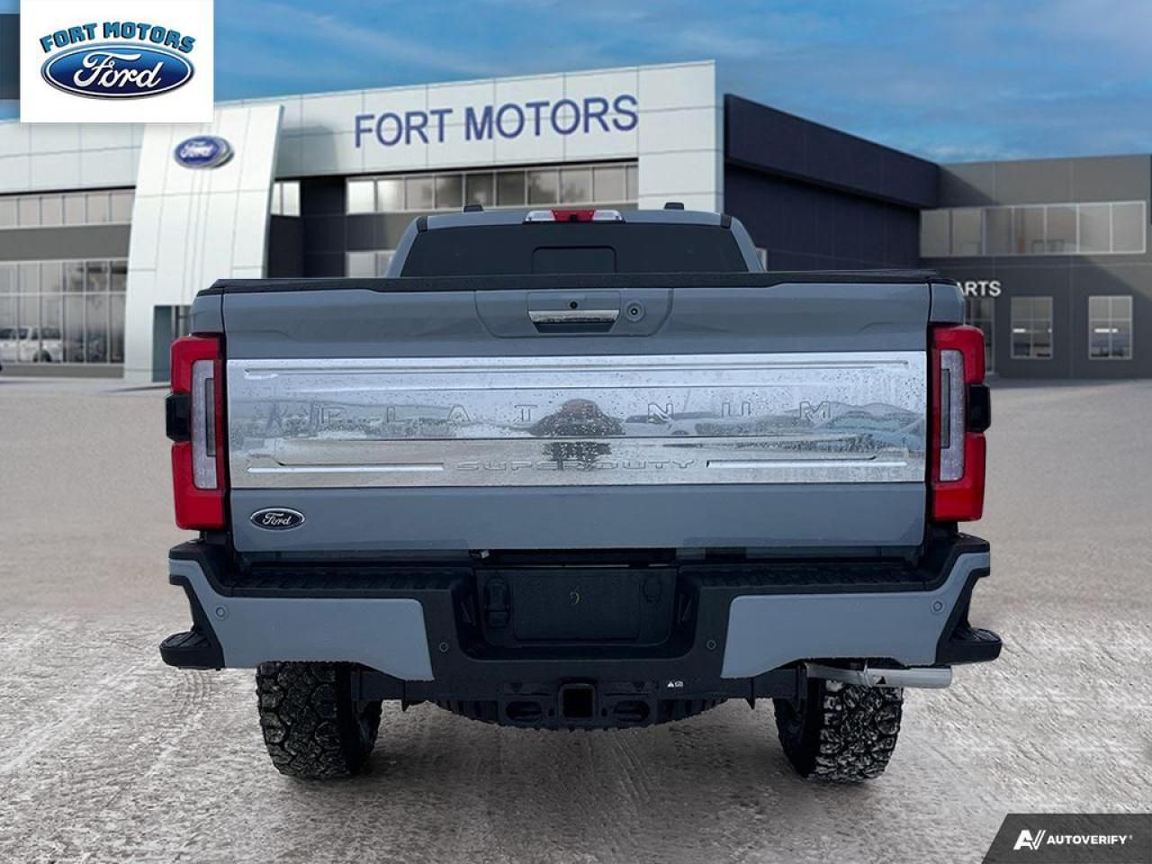 2024 Ford SUPERDUTY F-350® Platinum Photo4