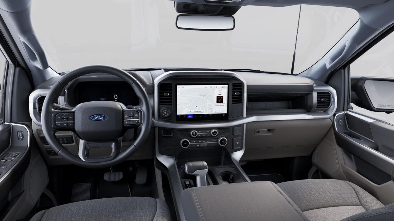 2025 Ford F-150 Lightning XLT 4WD SuperCrew 5.5' Box Photo5