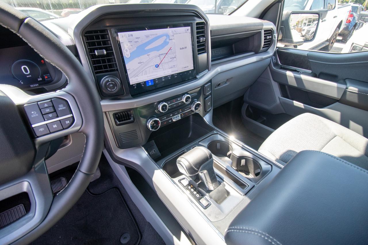 2025 Ford F-150 Lightning XLT 4WD SuperCrew 5.5' Box Photo5