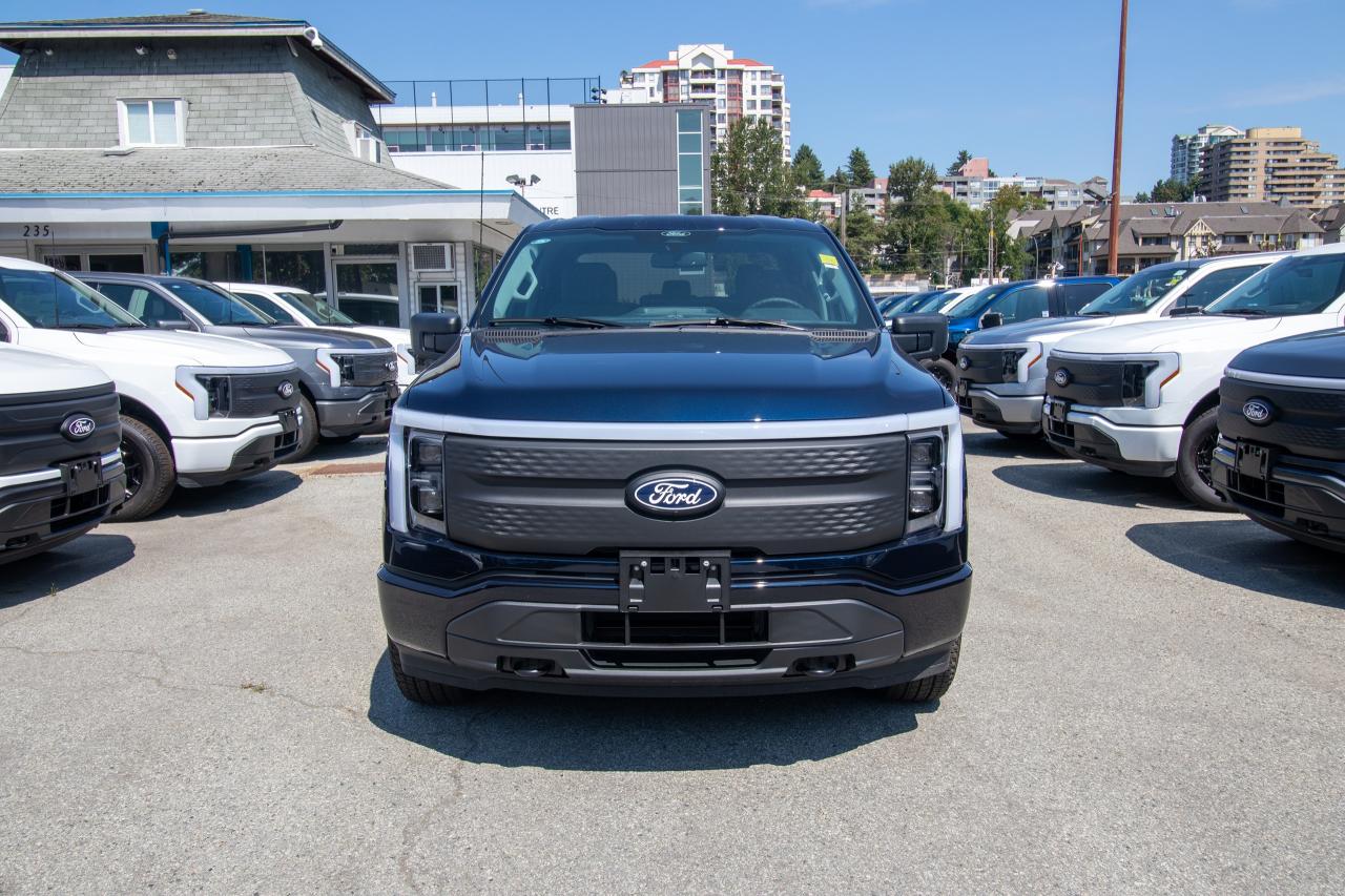 2025 Ford F-150 Lightning XLT 4WD SuperCrew 5.5' Box Photo2