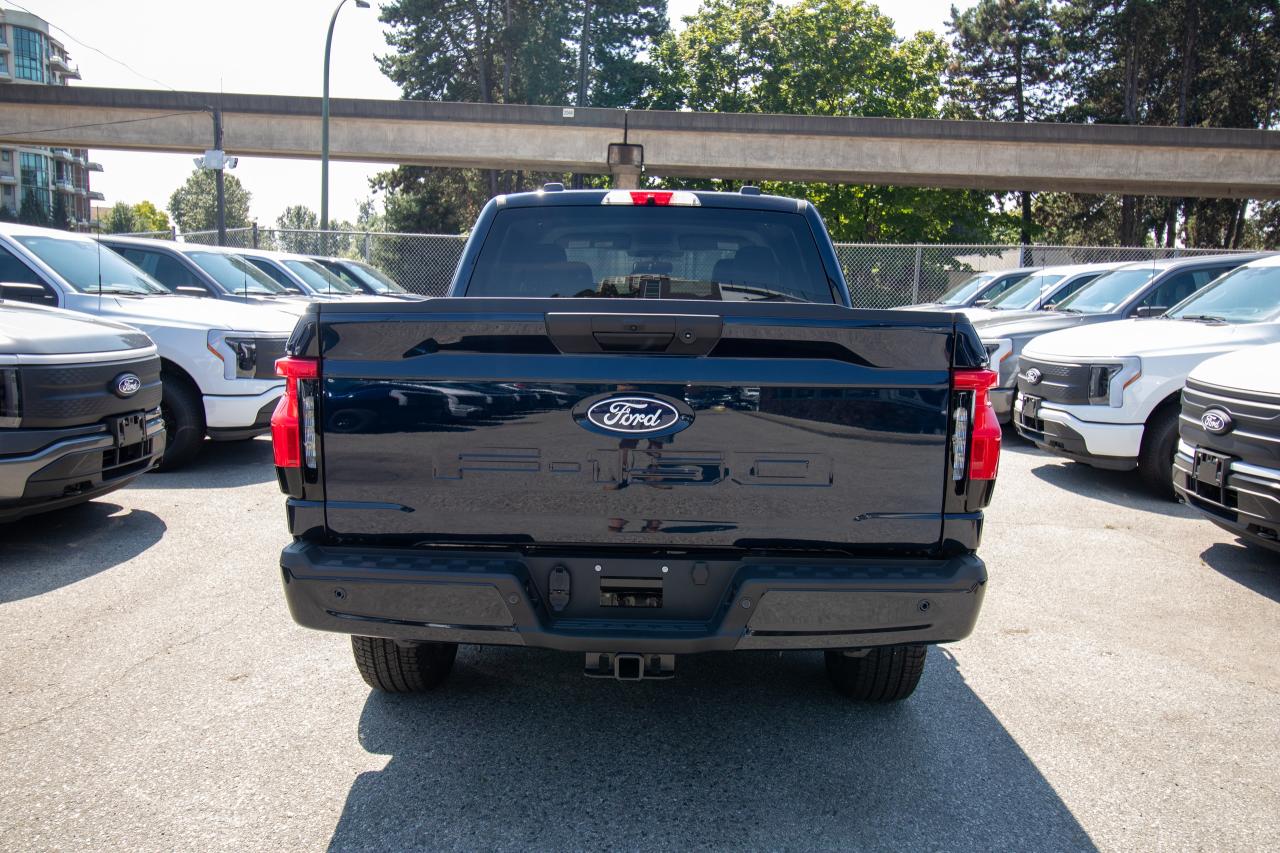 2025 Ford F-150 Lightning XLT 4WD SuperCrew 5.5' Box Photo5