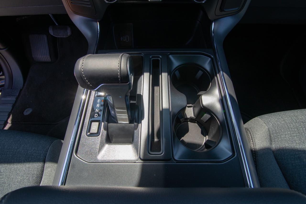 2025 Ford F-150 Lightning XLT 4WD SuperCrew 5.5' Box Photo5