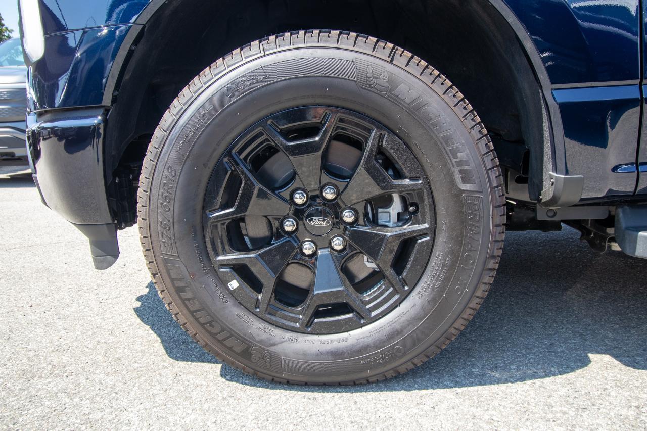 2025 Ford F-150 Lightning XLT 4WD SuperCrew 5.5' Box Photo5
