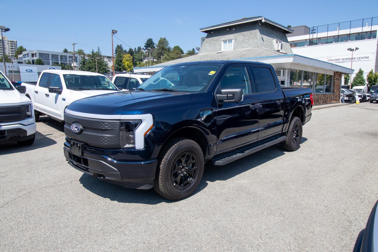 2025 Ford F-150 Lightning XLT 4WD SuperCrew 5.5' Box Photo1