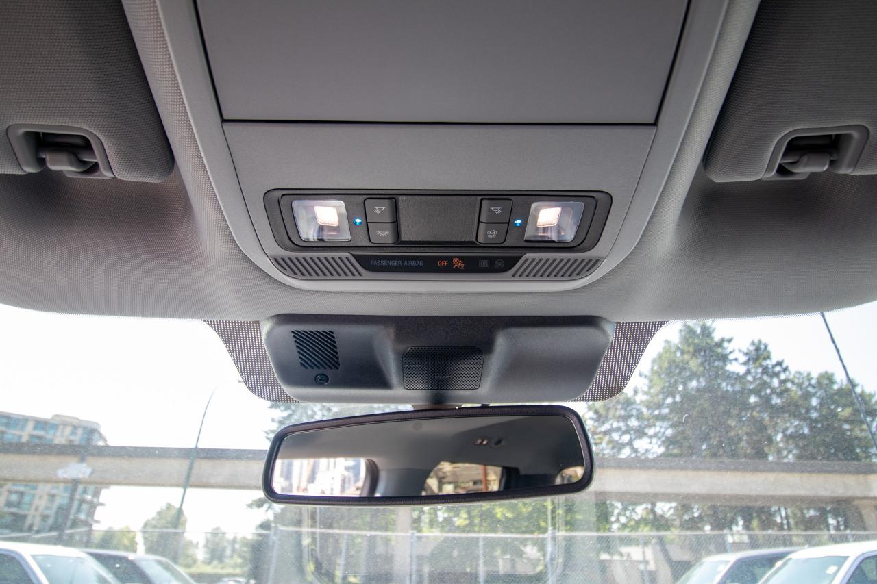 2025 Ford F-150 Lightning XLT 4WD SuperCrew 5.5' Box Photo5